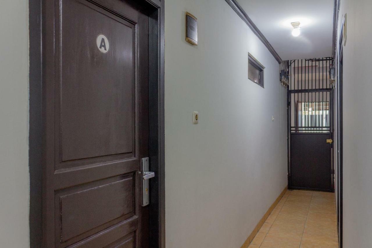 Oyo 649 K68 Residence Jakarta Extérieur photo